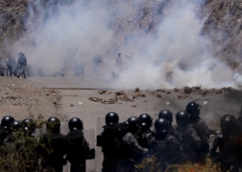 Partidarios de Evo Morales 'toman' cuartel en Bolivia