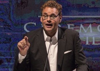 Pide David Faitelson a la Concacaf quitarle a Honduras la victoria sobre México