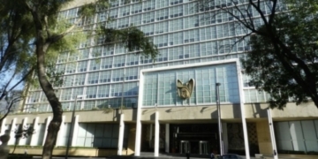 El IMSS dejó de percibir 120 mil mdp por 'outsourcing': Zoé Robledo