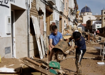 Comprende Pedro Sánchez "sufrimiento" por inundaciones, pero critica violencia