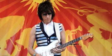 Subastarán en Londres más de 130 guitarras eléctricas de la leyenda del rock Jeff Beck