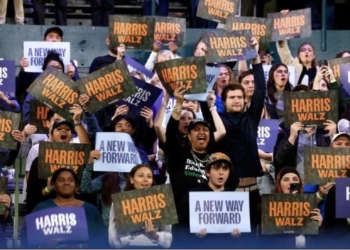 Realizan última llamada para votar en EE.UU.