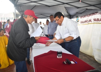 Llevan a cabo jornada de atención al pueblo en El Triunfo, Balancán