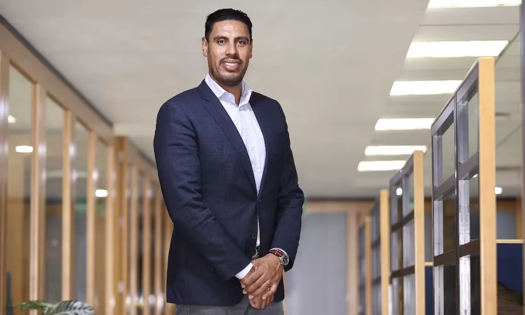 Gustavo Ayón da salto de la NBA a la política