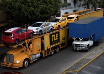 Reportan crecimiento en producción y exportación de vehículos ligeros durante octubre