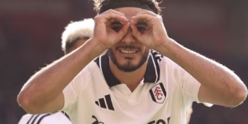 Raúl Jiménez, cada vez más cerca de "robarle" récord al Chicharito