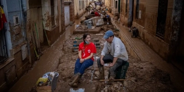 Alistan ayuda para Valencia a una semana del paso de DANA
