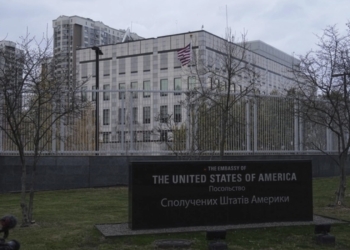 Cierra EE.UU. embajada en Kiev en previsión a "posible ataque aéreo"