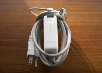 Conoce por qué no debes enrollar el cable del cargador de tu celular