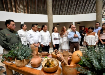 Presencia Javier May la inauguración del CATVI en Palenque