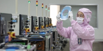 Deja sin empleo avance de IA a programadores que la crearon en China