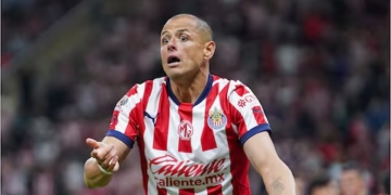 Leyenda mexicana del futbol explota contra Chicharito Hernández ; “Retírate, no des lástima“