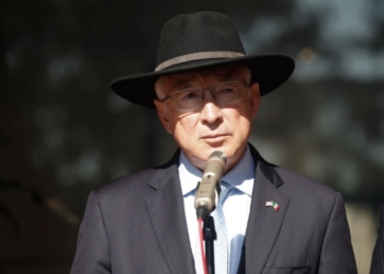 Sí hay riesgos para el T-MEC por amenazas de Trump, asegura Ken Salazar