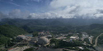 Claudia Sheinbaum cuestiona operación de mineras canadienses en México