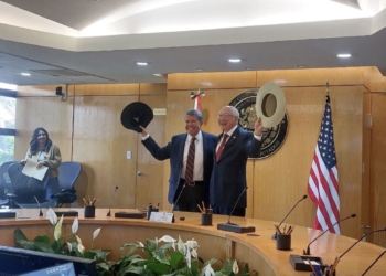 Ricardo Monreal elogia desempeño de Ken Salazar como embajador de EE.UU.