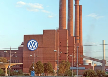Convocan sindicatos de Volkswagen de Alemania a huelga por recorte de personal