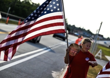 Donald Trump amaga con aranceles del 100% al grupo BRICS