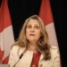 Ministra de Finanzas de Canadá renuncia por desacuerdos con Trudeau sobre aranceles de Trump