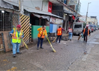 Refuerza ayuntamiento de Centro labores de recolección de basura en Navidad