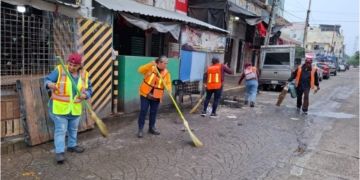 Refuerza ayuntamiento de Centro labores de recolección de basura en Navidad