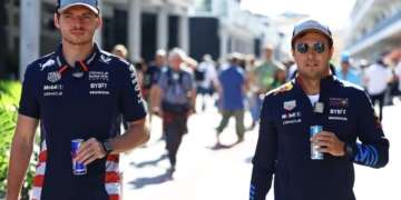 Lanza Max Verstappen dardo a Red Bull por la salida de Checo Pérez