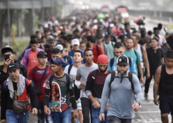 Continúan caravanas con lento avance en Chiapas