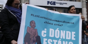 Esperan padres resultados de ADN de cuerpos hallados en Ecuador