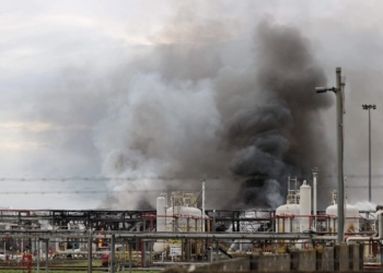 Deja 5 muertos explosión en depósito de combustible en Italia