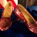 Subastan zapatillas de Judy Garland en ‘El Mago de Oz’ en 28 mdd