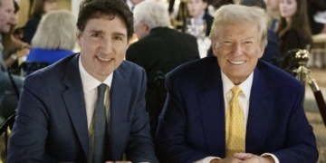 Visita Justin Trudeau a Trump en Florida sin lograr garantías de que no habrá otro gravamen
