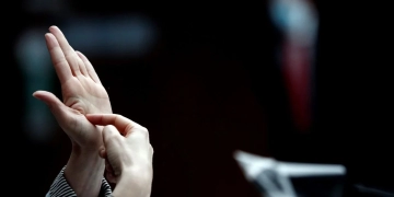 Desarrollan con IA dos plataformas de traducción de lengua de señas mexicana al español