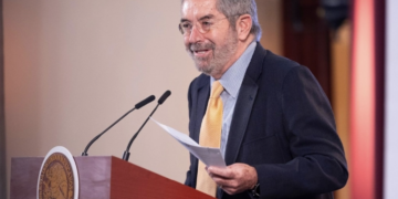 Juan Ramón de la Fuente prepara gira en EE.UU. para reforzar atención a migrantes