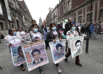 Ofrece Claudia Sheinbaum una nueva ruta en caso Ayotzinapa