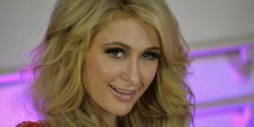 Califica Paris Hilton como “traumático” el trato de los tabloides en su juventud