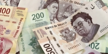 El peso abre con depreciación; cotiza en 20.16 pesos por dólar