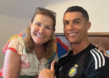 Dedica Cristiano Ronaldo emotivo mensaje de cumpleaños a su mamá