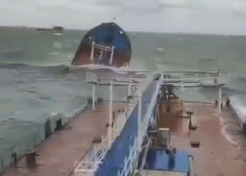 Inicia Rusia operación de rescate tras tormenta que dañó 2 petroleros