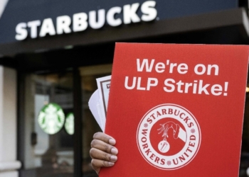 Inicia sindicato de trabajadores de Starbucks huelga en 3 ciudades de EE.UU.