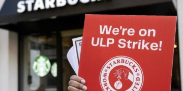 Inicia sindicato de trabajadores de Starbucks huelga en 3 ciudades de EE.UU.