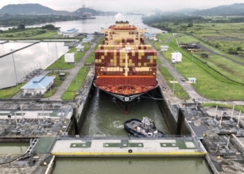 Donald Trump amenaza con retomar control del canal de Panamá