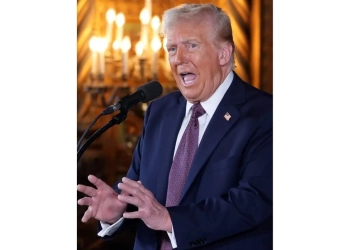 Amaga Trump con aplicar fuerza militar para su plan expansionista