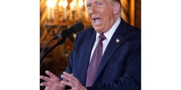 Amaga Trump con aplicar fuerza militar para su plan expansionista