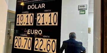 Peso mexicano amanece nuevamente presionado frente al dólar