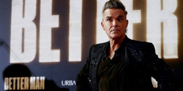 Robbie Williams el fracaso taquillero de “Better Man”, la película biográfica del actor