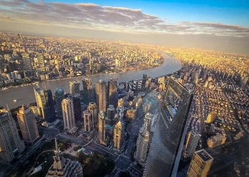 China: al revés de la tendencia mundial, bajan precios de casas