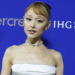 ¿Delgadez extrema? Ariana Grande genera preocupación y debate entre sus fans