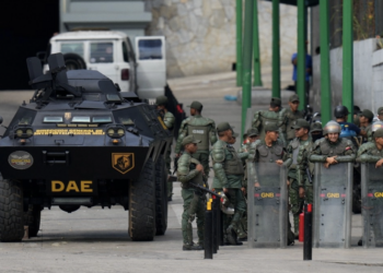 Llama Maduro a venezolanos a jurar contra intervencionismo el 10 de enero