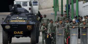 Llama Maduro a venezolanos a jurar contra intervencionismo el 10 de enero